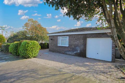 3 bedroom detached bungalow for sale, Pentwyn, Radyr, Cardiff