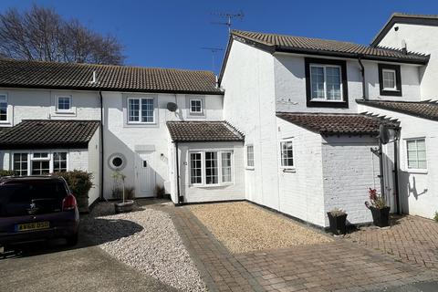 3 bedroom terraced house to rent, Longcroft, Felixstowe IP11