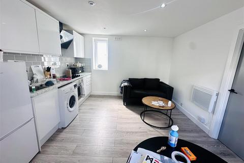 1 bedroom flat to rent, Cygnet House, South Hampstead, London