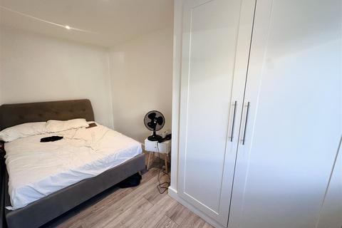 1 bedroom flat to rent, Cygnet House, South Hampstead, London