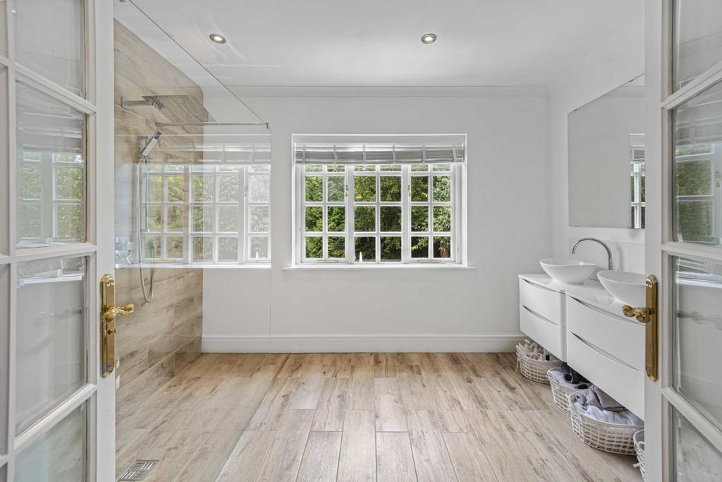 Ensuite
