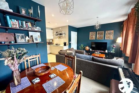 2 bedroom flat for sale, Osborn Terrace, London, SE3