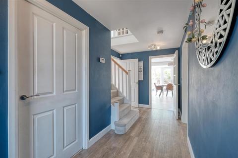 37 Galloway Road, Drakelow, Burton-on-trent, DE15 9UJ