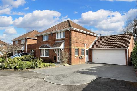 4 bedroom detached house for sale, Buttercup Close, Hythe, SO45