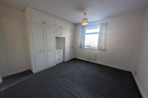 1 bedroom flat to rent, Cliffe Gardens, Shipley, BD18