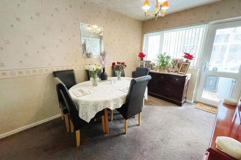 3 bedroom semi-detached house for sale, Saffron Close, Brandon IP27