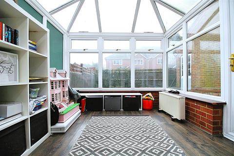 16 Augustus Road, Hockliffe, Leighton Buzzard, LU7 9NS