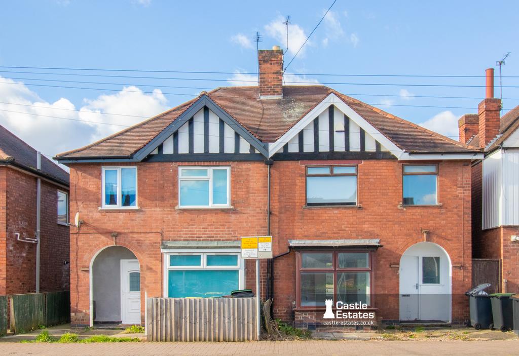 4 Bedroom Semi-Detached house for sale