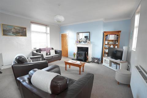 3 bedroom end of terrace house for sale, Rochdale Road, Greetland, Halifax