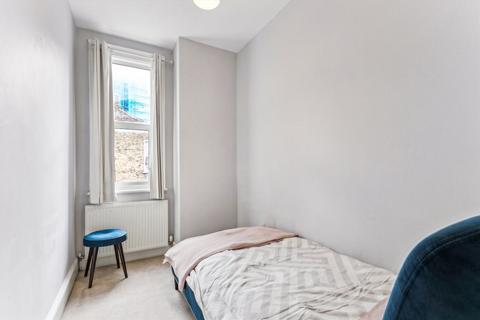 2 bedroom flat for sale, Glengall Road, London NW6