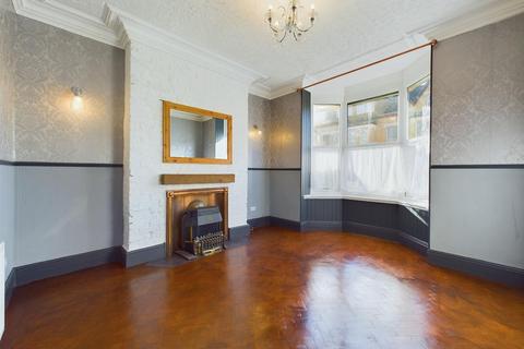 5 bedroom semi-detached house for sale, Tennyson Avenue, Bridlington