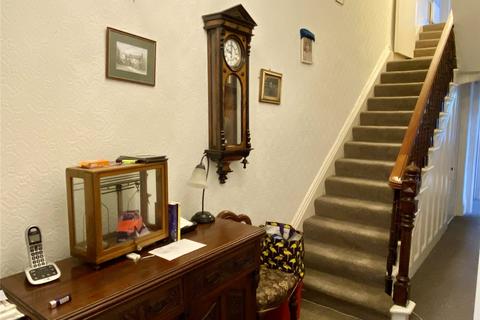 7 bedroom terraced house for sale, West Park Street, Dewsbury, WF13