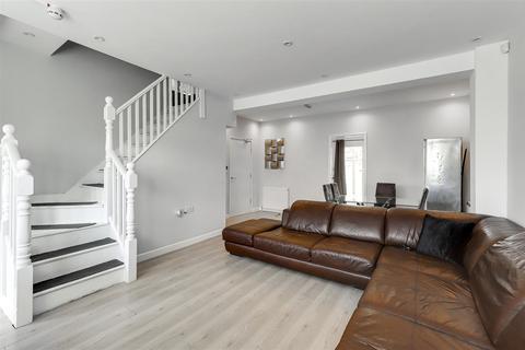 5 bedroom end of terrace house for sale, Larmans Road, Enfield