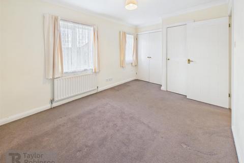 2 bedroom end of terrace house for sale, Maidenbower, Crawley