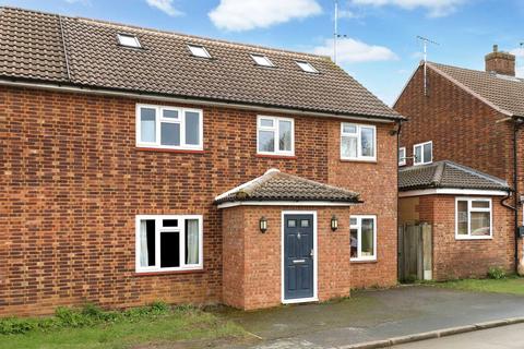 52 Candlemas Mead, Beaconsfield, HP9 1AR