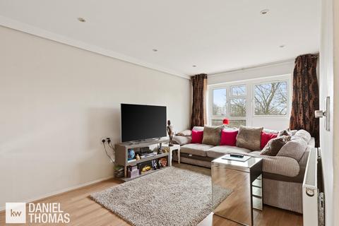 1 bedroom apartment for sale, Badburgham Court, Waltham Abbey, Essex