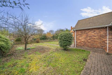 3 bedroom detached bungalow for sale, Newbury,  Berkshire,  RG14