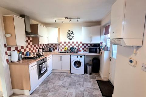 2 bedroom house to rent, Somme Close, Lincoln