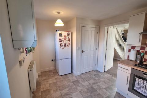 2 bedroom house to rent, Somme Close, Lincoln