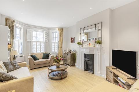 2 bedroom flat for sale, Marius Road, SW17