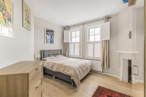 2 bedroom flat for sale, Marius Road, SW17