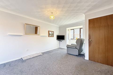 2 bedroom property for sale, St. Andrews Drive, Blackwood NP12