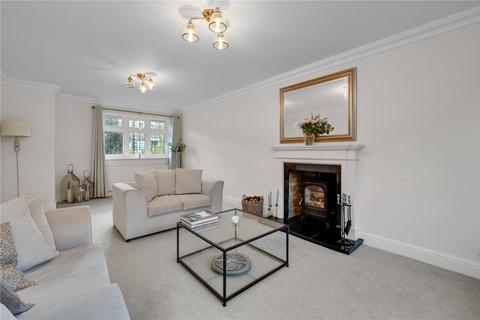 5 bedroom detached house to rent, Warren Close, Esher, Surrey, KT10