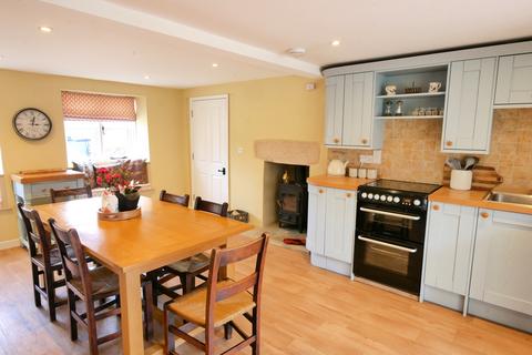 3 bedroom detached house to rent, Winstone, Cirencester