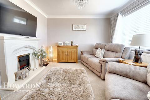 2 bedroom detached bungalow for sale, Tunstall Drive, Oulton Broad