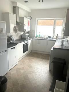 4 bedroom house to rent, Haydn Avenue, Manchester M14