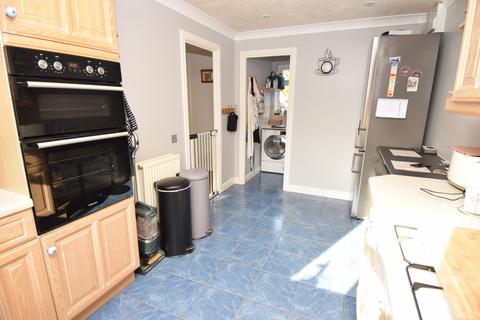 1 Chambers Avenue, Amesbury, Salisbury, SP4 7XJ