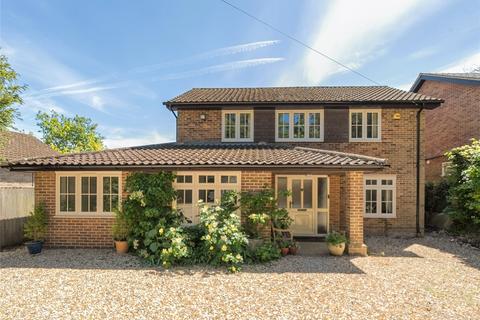 Hoptons Lanham Lane, Winchester, SO22 5JT