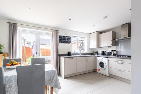 4 Empire Drive, Carterton, OX18 1BY