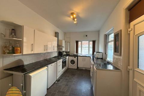 5 bedroom house to rent, Deramore Street, Manchester M14