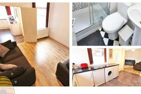 5 bedroom house to rent, Deramore Street, Manchester M14