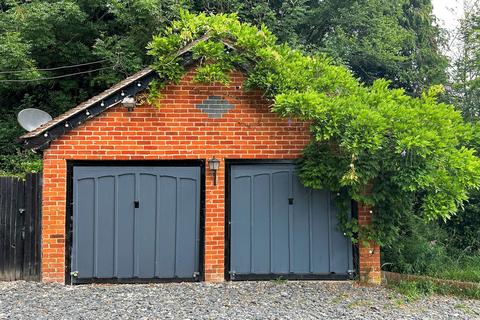 undefined, The Village, Salisbury SP5