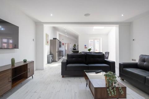 4 bedroom house to rent, Avondale Street, Lincoln LN2