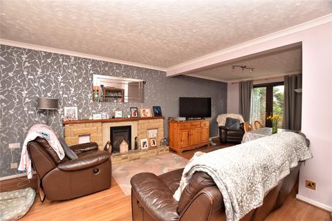 3 bedroom detached house for sale, Meadow Rise, Glossop, Derbyshire, SK13