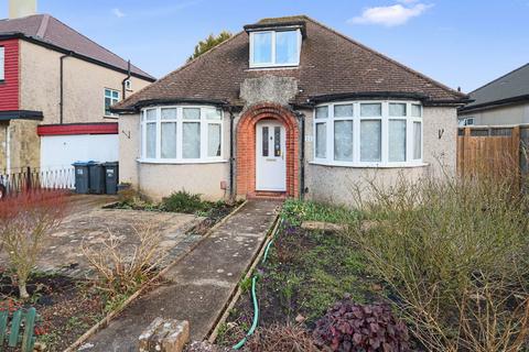 2 bedroom detached bungalow for sale, Inwood Avenue, Coulsdon, CR5 1LN