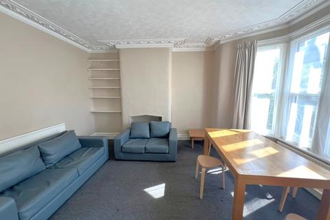 5 bedroom house share to rent, Manor Road, Bristol BS7