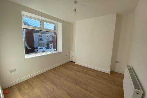 3 bedroom end of terrace house for sale, Elm Road, Neath, Neath Port Talbot.