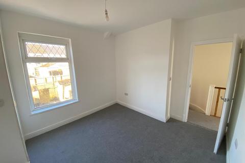 3 bedroom end of terrace house for sale, Elm Road, Neath, Neath Port Talbot.