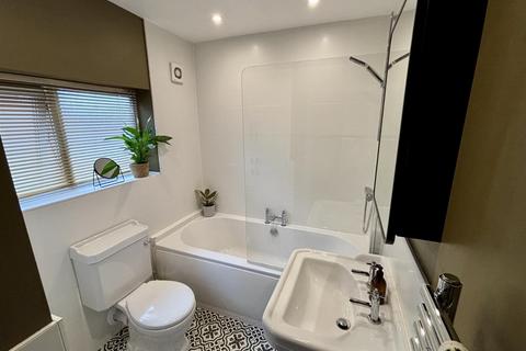 66 Beauchamp Road, Warwick, CV34 5NT