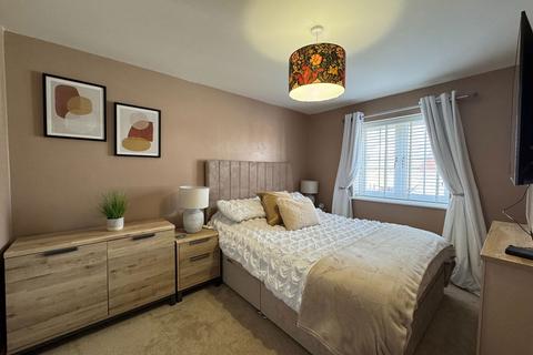 4 Lake Drive, Hythe, CT21 4BN