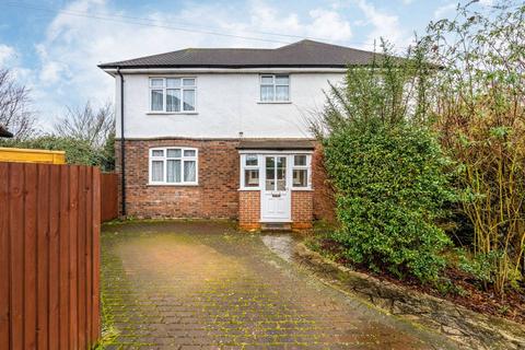 3 bedroom semi-detached house to rent, Hall Road, Isleworth, TW7