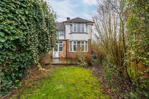 3 bedroom semi-detached house to rent, Hall Road, Isleworth, TW7