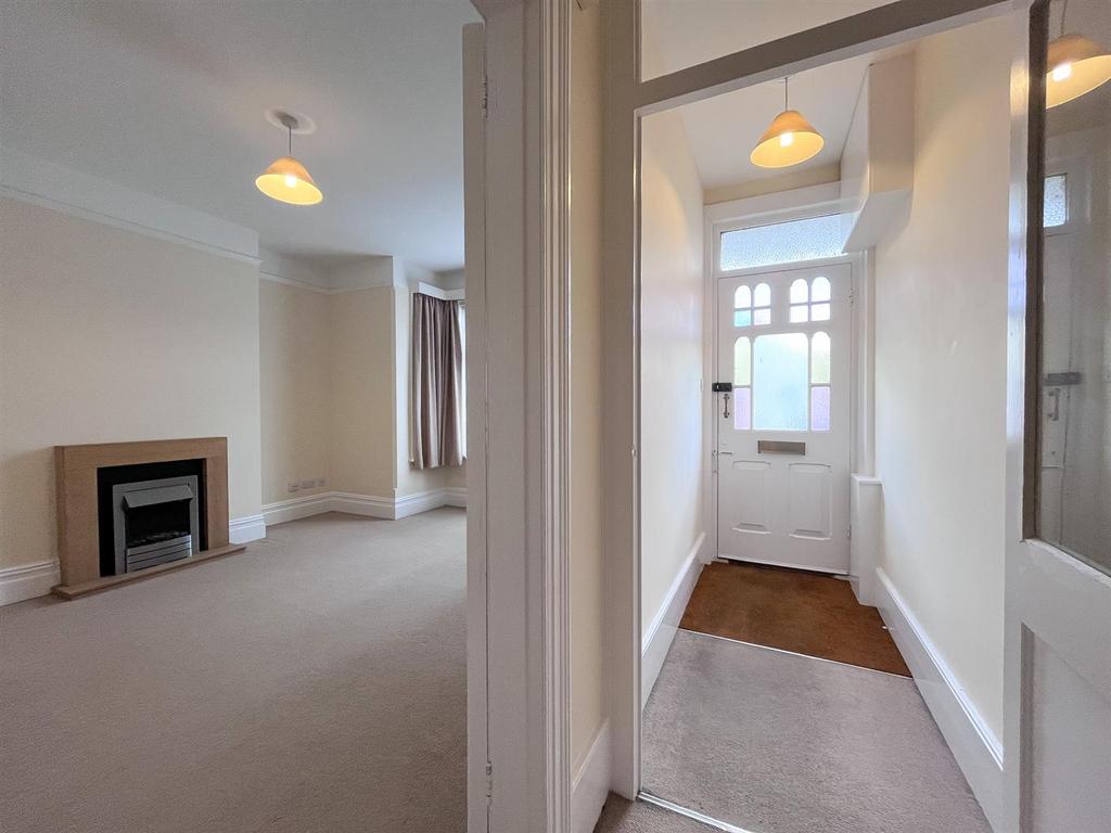 Hallway living room.jpg