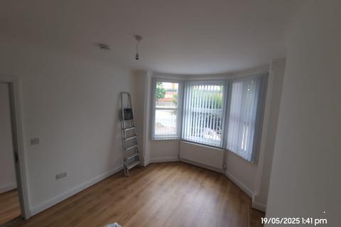 5 bedroom semi-detached house to rent, Bedford, MK42 9PU