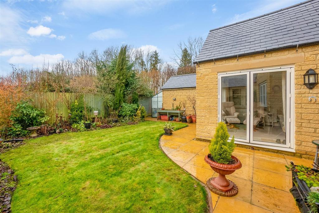 16 Porter Close-13.jpg