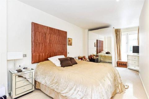 1 bedroom flat for sale, Hosier Lane, Farringdon, London, EC1A